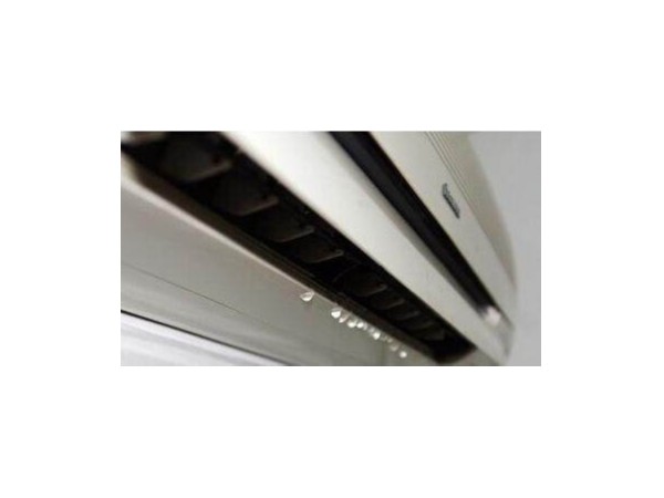 空調(diào)漏水監(jiān)控及漏水處理方法，實現(xiàn)事前預(yù)警事中排障