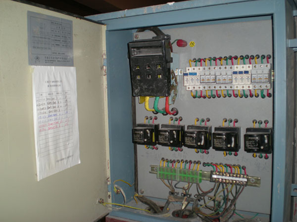 做好機(jī)房市電監(jiān)控，及時(shí)發(fā)現(xiàn)三相電壓不平衡