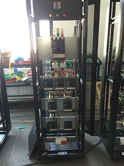 自動運(yùn)行的精密配電柜智能電量監(jiān)控系統(tǒng)